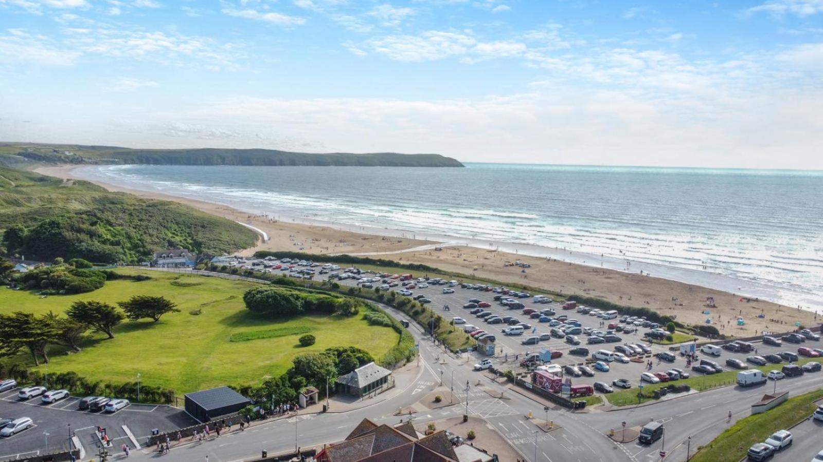 6 Middlecombe - Luxury Apartment At Byron Woolacombe, Only 4 Minute Walk To Woolacombe Beach! Exterior photo