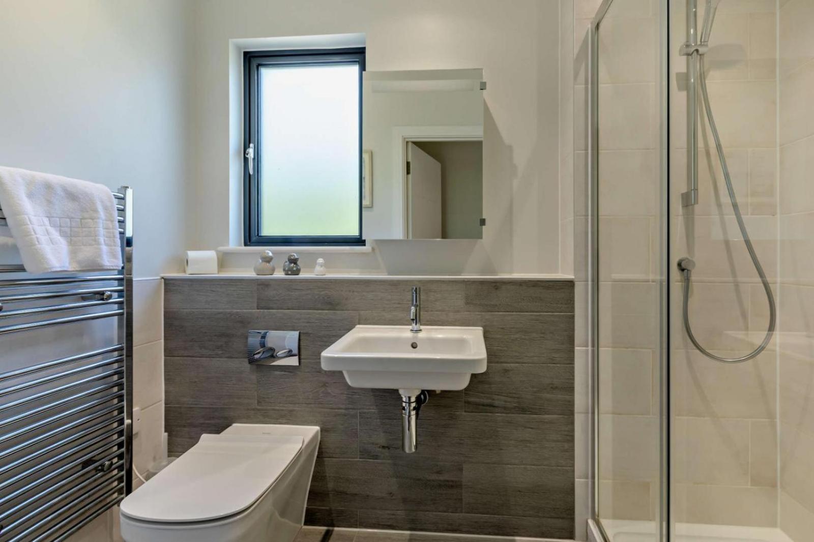 Byron - Luxury Self-Catering Coastal Apartment At The Heart Of Woolacombe With Heated Indoor Pool & Gym - 4 Minutes Walk To Beach! 6 Middlecombe Exterior photo